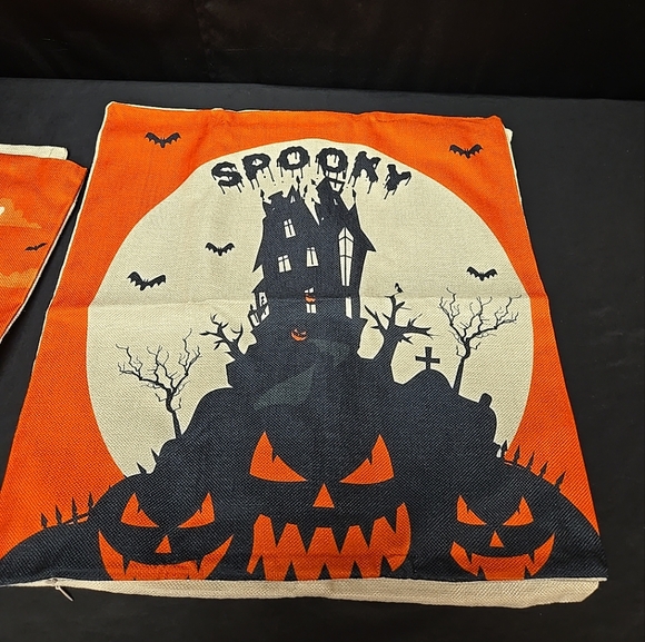 Lot Of 4 Pillow Covers 18" x 18" Each Decorative Halloween Festive For Couch - Picture 6 of 10